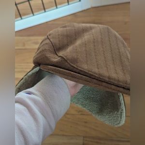 Winter brown newsboy hat in amber color